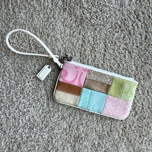 Coach Wristlet | WHITE | Patchwork